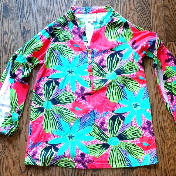 Tracy Negoshian Tops - Amazing 100 % cotton tunic  top with sexy split arm opening
